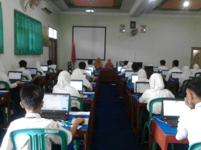 HARI PERTAMA UJIAN NASIONAL